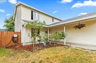 908 SE Clark Ave, Battle Ground, WA 98604 - Photo 2
