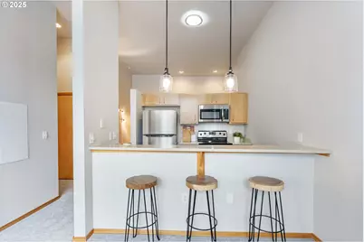 1125 NW 9th Ave #526, Portland, OR 97209 - Photo 6