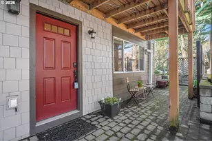 8682 N Willamette Blvd, Portland, OR 97203 - Photo 2
