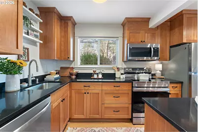 8682 N Willamette Blvd, Portland, OR 97203 - Photo 10