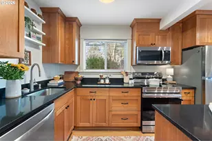 8682 N Willamette Blvd, Portland, OR 97203 - Photo 10