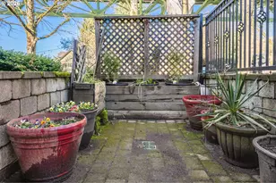 8682 N Willamette Blvd, Portland, OR 97203 - Photo 32