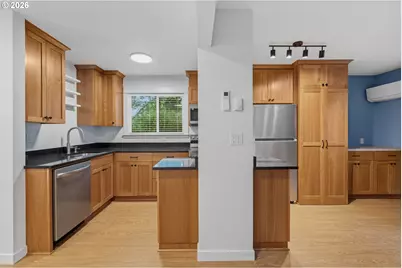 8682 N Willamette Blvd, Portland, OR 97203 - Photo 14