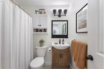 8682 N Willamette Blvd, Portland, OR 97203 - Photo 18