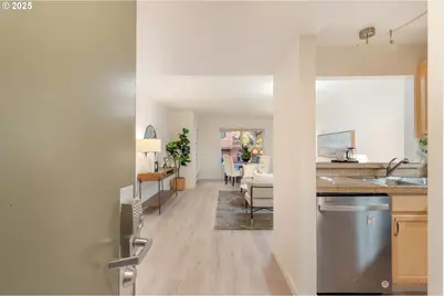 1500 SW Park Ave #104, Portland, OR 97201 - Photo 2