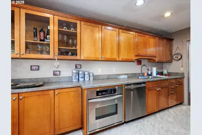 13080 SW Carmel St, King City, OR 97224 - Photo 12