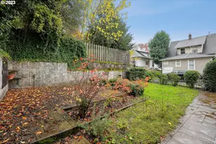 350 NE 61st Ave, Portland, OR 97213 - Photo 22