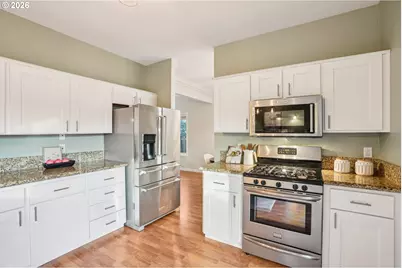 5966 Frost Ln, Lake Oswego, OR 97035 - Photo 8