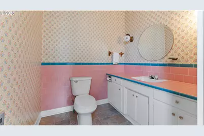 812 E 2nd St, Coquille, OR 97423 - Photo 20