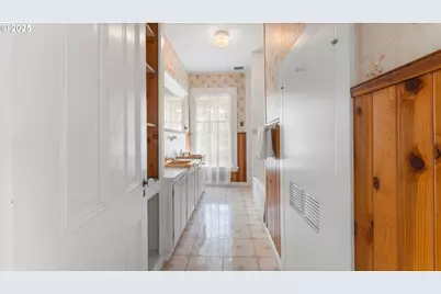 812 E 2nd St, Coquille, OR 97423 - Photo 30