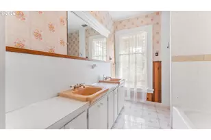 812 E 2nd St, Coquille, OR 97423 - Photo 32