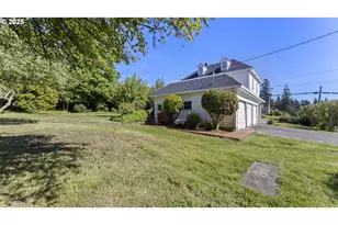 812 E 2nd St, Coquille, OR 97423 - Photo 4