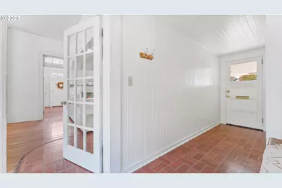 812 E 2nd St, Coquille, OR 97423 - Photo 22