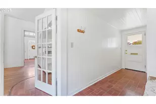 812 E 2nd St, Coquille, OR 97423 - Photo 22