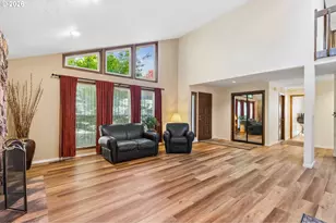 2259 SE Lindenbrook Ct, Milwaukie, OR 97222 - Photo 8