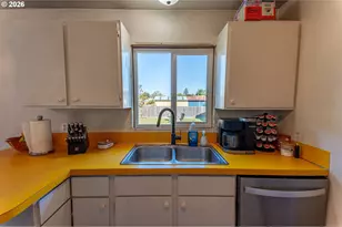 1654 Carlisle Ln, Myrtle Point, OR 97458 - Photo 18