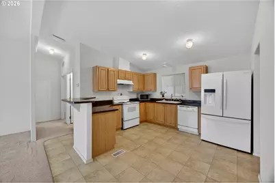 93736 Bay Park Ln, Coos Bay, OR 97420 - Photo 12