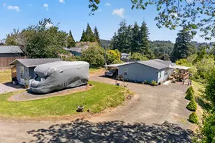 93736 Bay Park Ln, Coos Bay, OR 97420 - Photo 4
