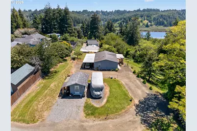 93736 Bay Park Ln, Coos Bay, OR 97420 - Photo 32