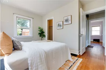 405 SE 85th Ave, Portland, OR 97216 - Photo 10