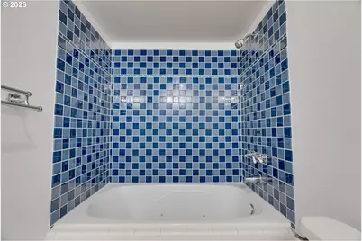 405 SE 85th Ave, Portland, OR 97216 - Photo 22