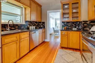405 SE 85th Ave, Portland, OR 97216 - Photo 6