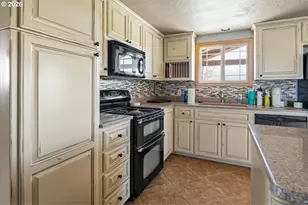 11288 SW Highway 126, Powell Butte, OR 97753 - Photo 12