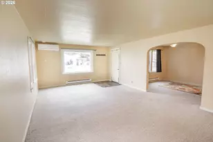 300 21st St, Springfield, OR 97477 - Photo 4
