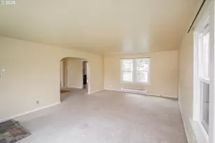 300 21st St, Springfield, OR 97477 - Photo 6
