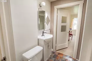300 21st St, Springfield, OR 97477 - Photo 18
