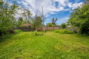 300 21st St, Springfield, OR 97477 - Photo 30