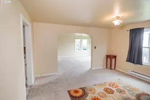 300 21st St, Springfield, OR 97477 - Photo 8