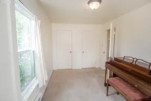 300 21st St, Springfield, OR 97477 - Photo 22