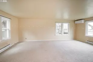 300 21st St, Springfield, OR 97477 - Photo 2