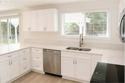 4942 NE Oak Park Dr, Salem, OR 97305 - Photo 14