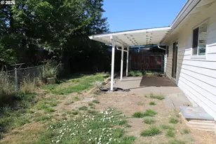 4942 NE Oak Park Dr, Salem, OR 97305 - Photo 32