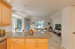 8131 SW 56th Ave, Portland, OR 97219 - Photo 12