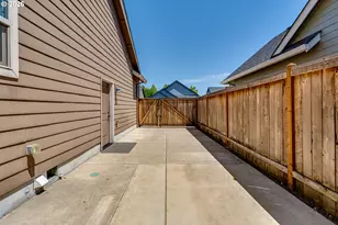 5427 King Arthur Ct, Eugene, OR 97402 - Photo 2