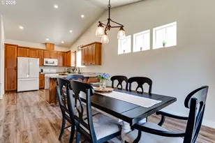 5427 King Arthur Ct, Eugene, OR 97402 - Photo 10
