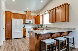 5427 King Arthur Ct, Eugene, OR 97402 - Photo 6