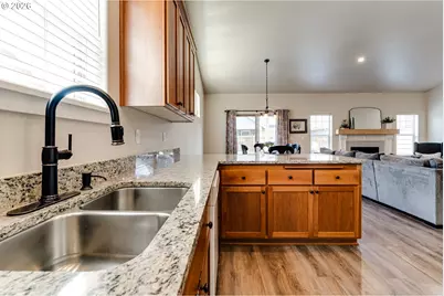 5427 King Arthur Ct, Eugene, OR 97402 - Photo 8