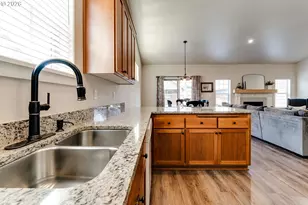 5427 King Arthur Ct, Eugene, OR 97402 - Photo 8