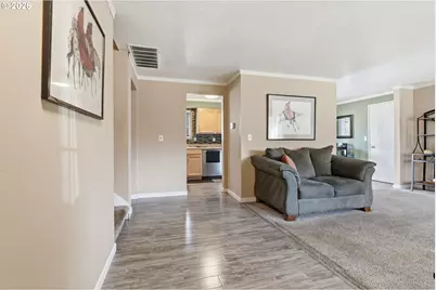 3820 SE Stott Cir, Troutdale, OR 97060 - Photo 8