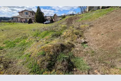 2683 NW Mt Hood Dr, McMinnville, OR 97128 - Photo 14