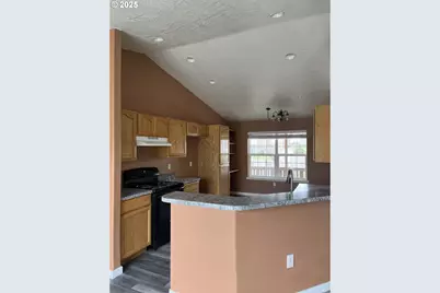 1382 SW Riverhill Dr, Hermiston, OR 97838 - Photo 4