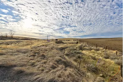 62722 Hart Rd, Moro, OR 97039 - Photo 2