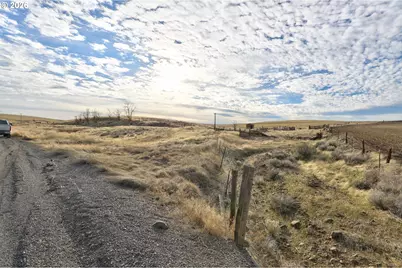 62722 Hart Rd, Moro, OR 97039 - Photo 4