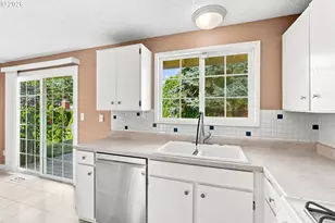 11612 SW 49th Ave, Portland, OR 97219 - Photo 10