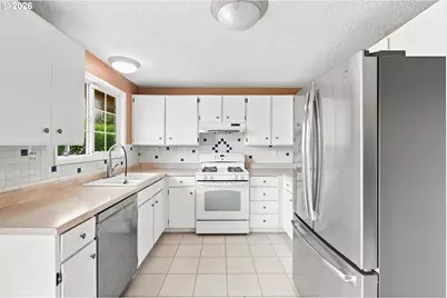11612 SW 49th Ave, Portland, OR 97219 - Photo 8
