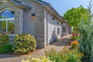 778 SE St Andrews Ln, Dallas, OR 97338 - Photo 2